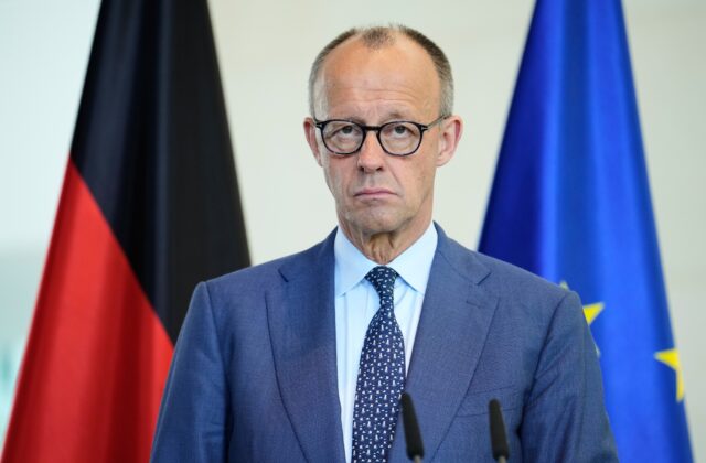 Merz nevylúčil prevzatie nemeckých automobiliek čínskymi výrobcami, považuje to však len za núdzové riešenie
