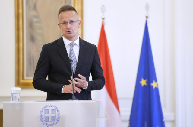Premiér Magyar potvrdil, že sa začalo vyšetrovanie Pétera Szijjártóa pre podozrenie zo spolupráce s Ruskom