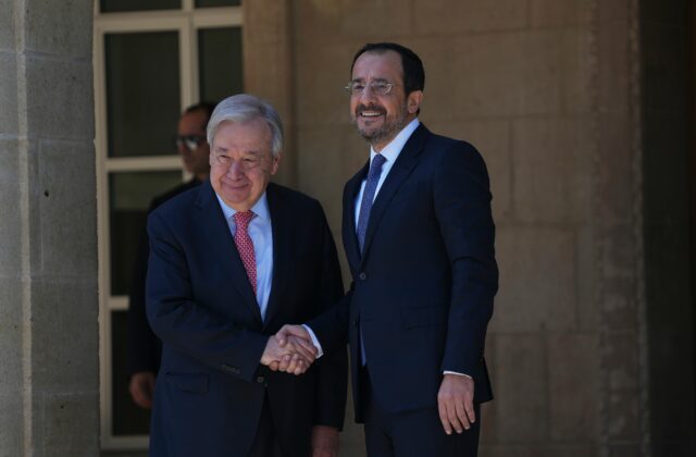 Guterres sa pokúsi oživiť mierové rokovania, na Cypre sa stretne s oboma lídrami