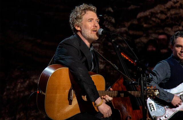Pri nehode na motocykli tragicky zahynul oscarový hudobník a herec Glen Hansard