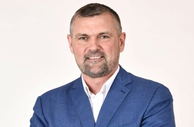 Trnava spoznala ďalšieho uchádzača o primátorský post, Jozef Obselka začal zbierať podpisy – FOTO