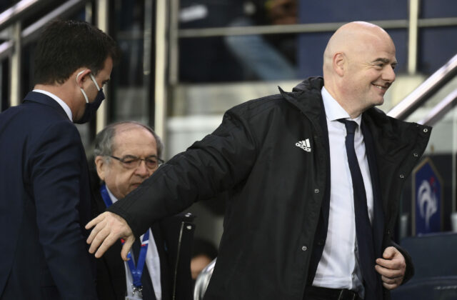 Infantino po stiahnutí kontroverzného investičného plánu čelí kritike, v Maroku však našiel podporu