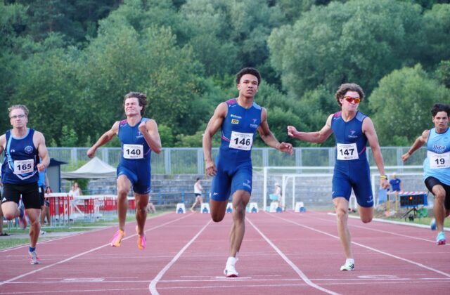 Senzačný finalista behu na 100 m na MSJ. V prospech Slováka Machatu rozhodlo 5 tisícin sekundy