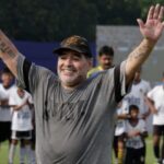 90080_maradona_out_soccer_89270-67dcb5ee6611453a88f71709428fc6ef-640x420.jpg
