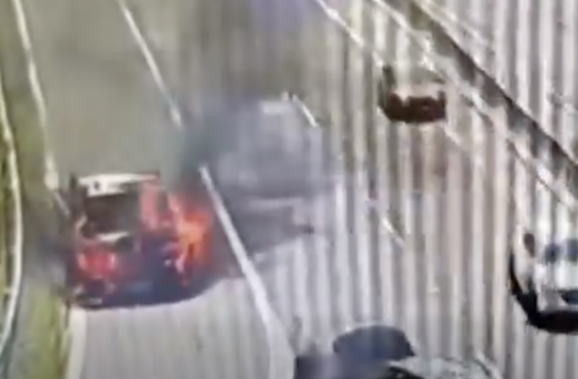 Desivo vyzerajúca nehoda na D1. Dodávka zhorela v priebehu niekoľkých minút, jeden vodič skončil s vážnymi zraneniami – VIDEO