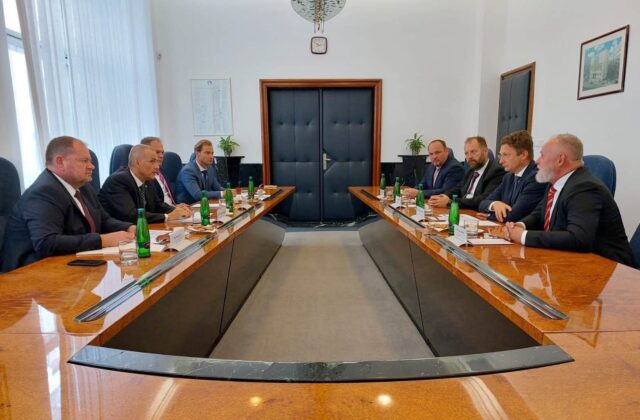 Žilinka diskutoval s policajnými a lekárskymi odborármi o ochrane práv a systéme financovania – FOTO