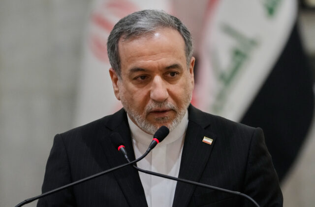 Irán sa vysmial z Trumpovej ekonomickej ofenzívy, označil ju za cestu k ďalšej porážke USA