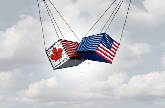 USA zaviedli avizované päťdesiatpercentné clá na kanadský tovar, Ottawa sľubuje odvetu