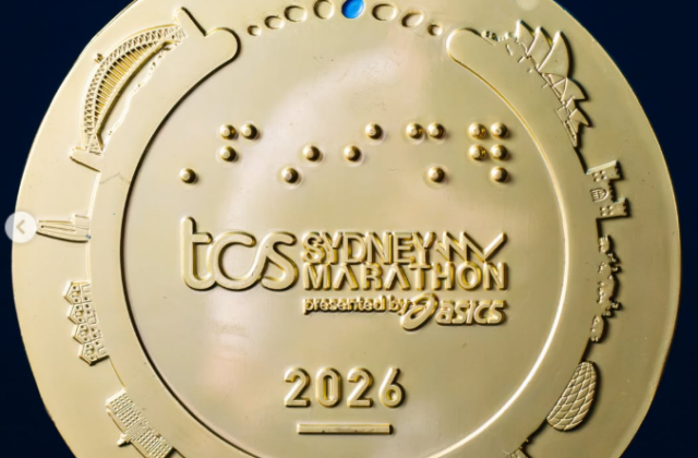 Odmena s nesprávnym štadiónom. Medaila za maratón v Sydney zobrazuje Allianz Arenu v Mníchove – FOTO