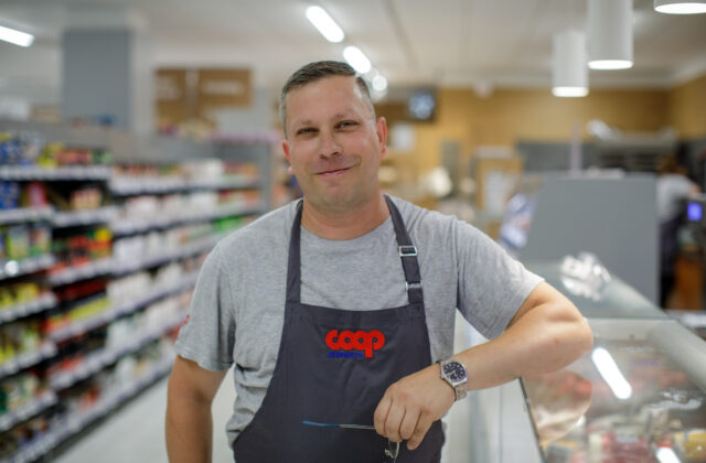 Odišiel, aby zistil, kam patrí. Dnes je Vladko v COOP Jednote predavačom, od ktorého sa učia ostatní