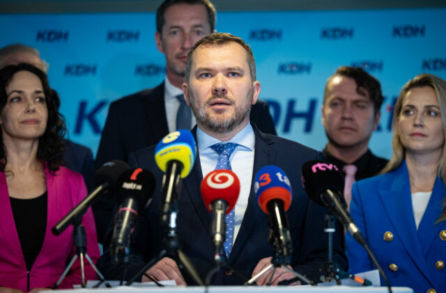 Karas: Zákon, ktorý by vyriešil životné situácie párov rovnakého pohlavia je stále na stole, KDH je návrhu otvorené – VIDEO
