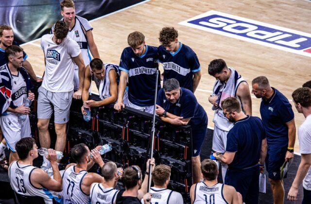 Slovenskí basketbalisti sa pobijú o dobrý výsledok v Anglicku. Tréner Vidin: Vybudovala sa chémia a urobili sme pokroky