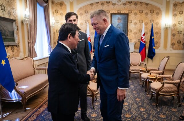 Vzťahy s Japonskom chceme povýšiť na úroveň strategického partnerstva, tvrdí premiér Fico – FOTO