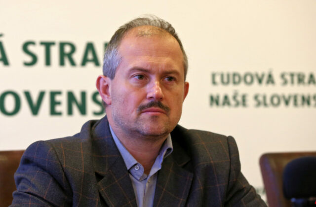 Marian Kotleba kandiduje na primátora Banskej Bystrice aj predsedu Banskobystrického samosprávneho kraja