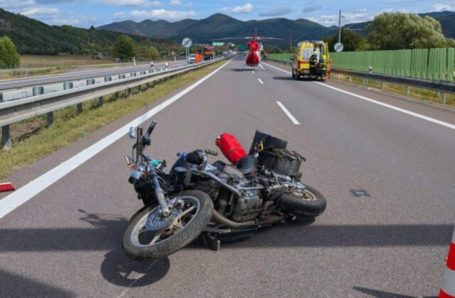 Na diaľnici R1 v okrese Žarnovica havaroval motorkár, do nemocnice ho prevážali leteckí záchranári