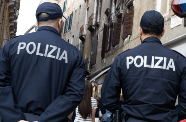Talianska polícia rozbila sieť šíriacu materiály s témou sexuálneho zneužívania detí