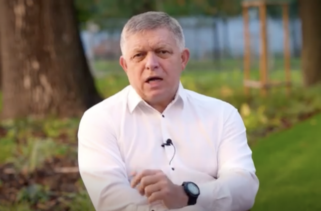 Fico sa na článok 5 základnej zmluvy NATO pozerá triezvo, nie ako malý ukričaný pionier s gumipuškou v ruke – VIDEO