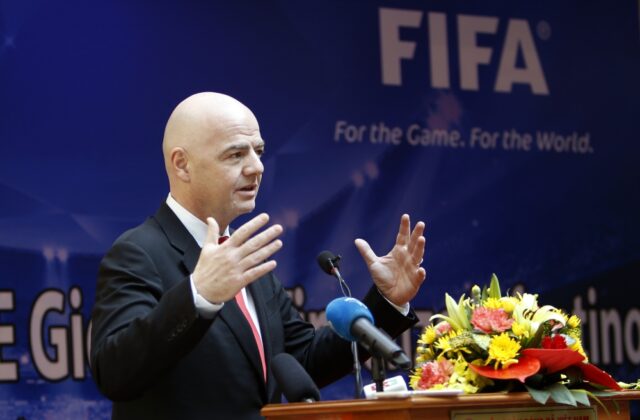 Infantino navrhuje konzultácie s futbalovými federáciami o reforme FIFA