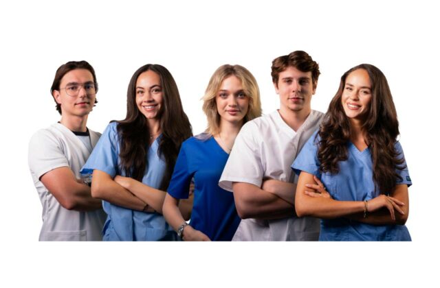 Na jedno miesto na medicíne pripadá niekoľko uchádzačov. Mladí medici menia spôsob prípravy na prijímačky