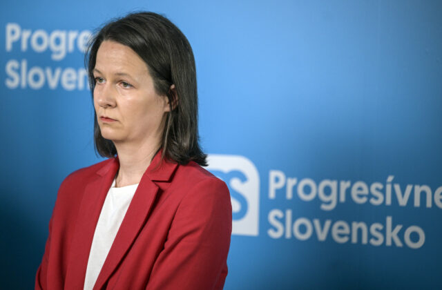 Progresívci navrhujú zákon na ochranu rodín pred predátorskými záložňami – VIDEO