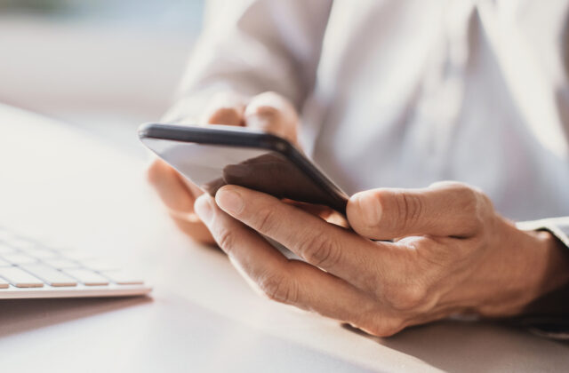 Digitálne platformy čakajú nové pravidlá. Zákon upraví aj ochranu pracovníkov