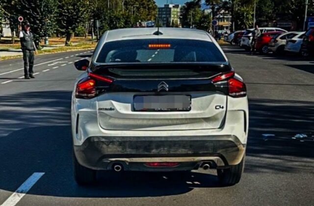 Vážna dopravná nehoda v Michalovciach, auto na priechode zrazilo dve chodkyne – FOTO