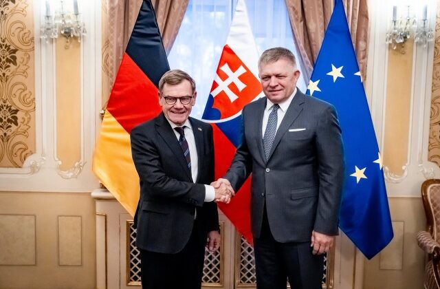 Fico prijal šéfa nemeckej diplomacie, témou bolo aj rozširovanie Európskej únie – FOTO